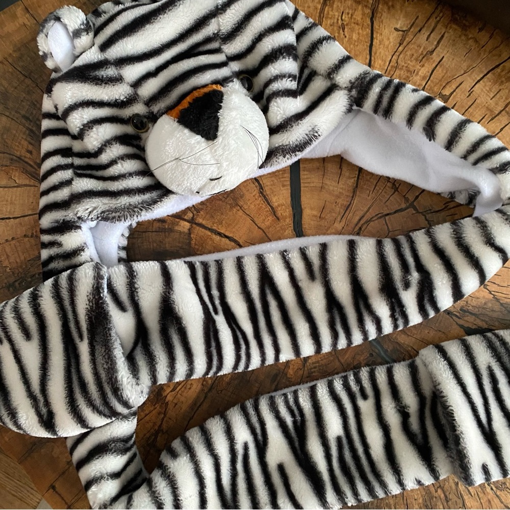 Kids White Tiger Hatscarf